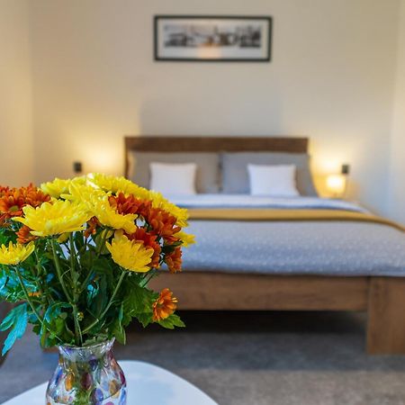 Ubytovani Na Samote - Apartman U Tesaru Komarice Eksteriør bilde